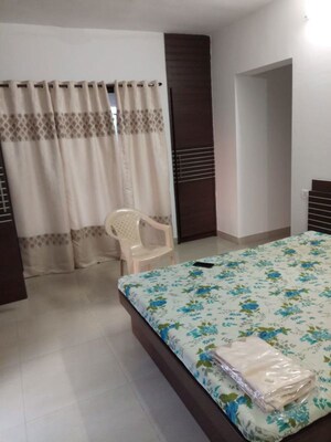 Bedroom in 2 BHK Apartment at Erandwane – for Rent