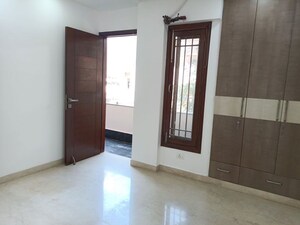 Room in 3 BHK Builder Floor at Uday Park – for Rent