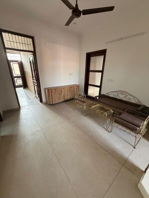 Room in 2 BHK Builder Floor at Sector 4 – for Rent