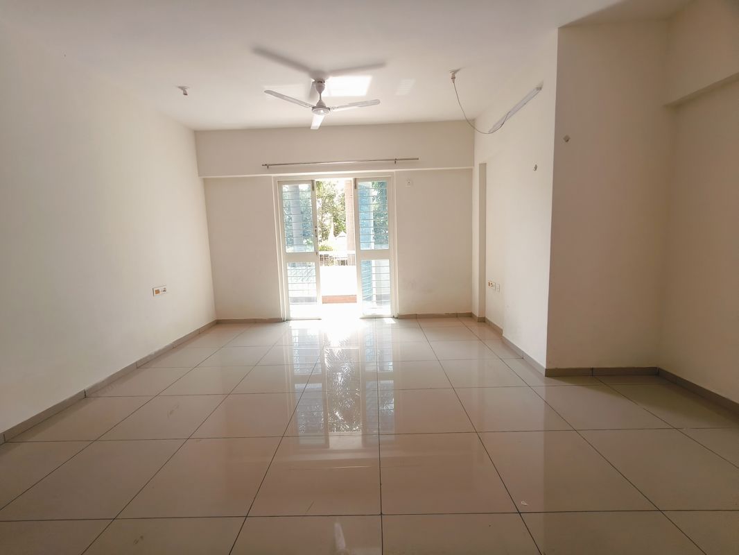 3 BHK 1400 Sq.Ft. Apartment in Panama Silver Stone