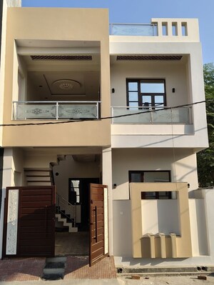 3 BHK Villa For Sale in Jankipuram Extension
