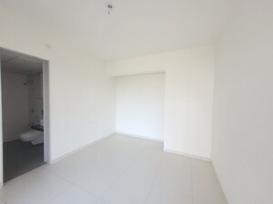 Room in 3 BHK Apartment at Godrej Emerald, Ghodbunder Road – for Rent