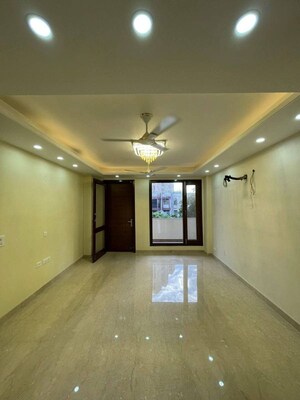 Room in 3 BHK Apartment at Ireo Victory Valley, Sector 67 – for Sale