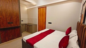 1 RK Builder Floor For Rent in Sector 23