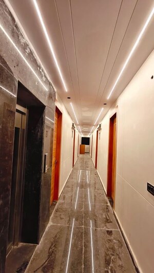 Building Lobby in 1 RK Builder Floor at Sector 23 – for Rent