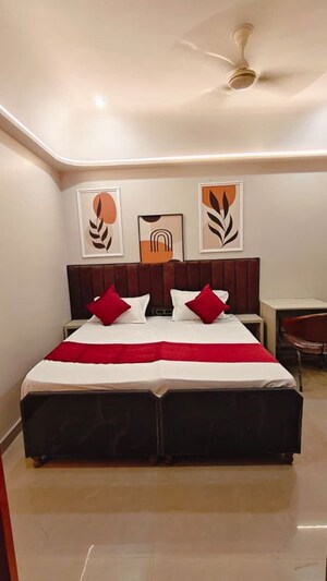Bedroom in 1 RK Builder Floor at Sector 23 – for Rent
