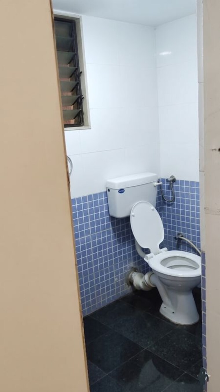 Bathroom, chembur Commercial Office Space 1430 Sq.Ft. In Chembur Mumbai 10556912