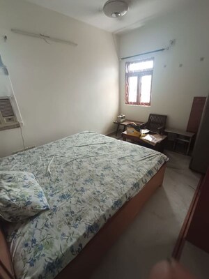 1 BHK Builder Floor For Rent in Naraina