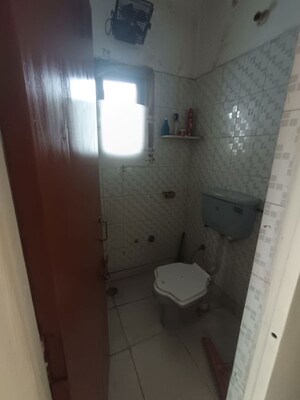 Bathroom in 1 BHK Builder Floor at Naraina – for Rent