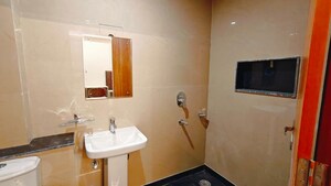 Bathroom in 1 BHK Builder Floor at Sector 23 – for Rent