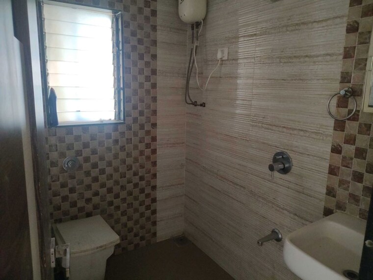 Bathroom, shanti-green-palms 3 Bedroom 1000 Sq.Ft. Apartment In Ghansoli Navi Mumbai 10565115