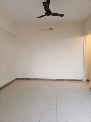 Room in 3 BHK Apartment at Sea Breeze Tower, Nerul – for Rent