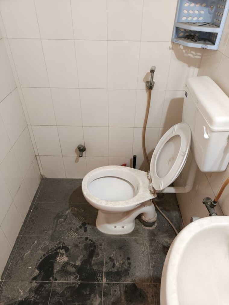 Bathroom, sea-breeze-tower 3 Bedroom 1700 Sq.Ft. Apartment In Nerul Navi Mumbai 10565126