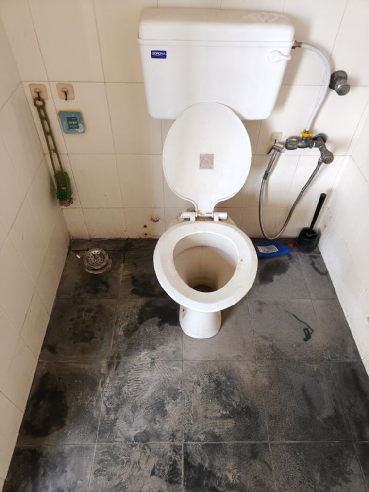 Bathroom, sea-breeze-tower 3 Bedroom 1700 Sq.Ft. Apartment In Nerul Navi Mumbai 10565126