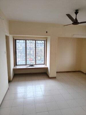 Room in 3 BHK Apartment at Sea Breeze Tower, Nerul – for Rent