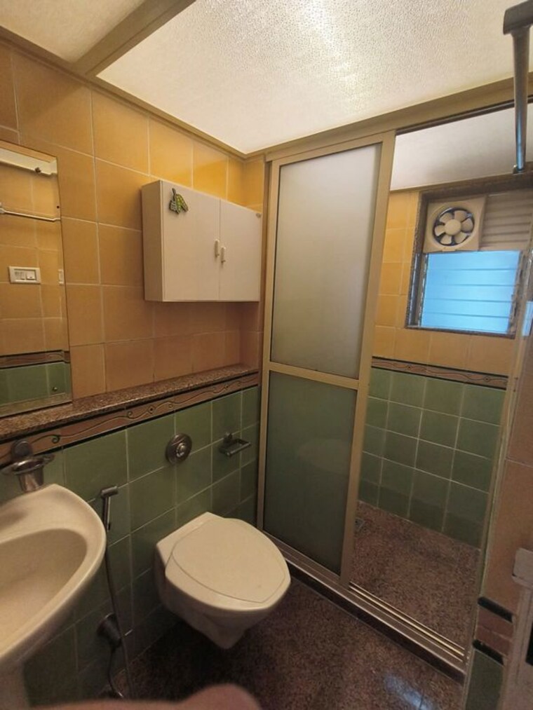 Bathroom, satguru-shristi-apartment 2 Bedroom 850 Sq.Ft. Apartment In Bandra West Mumbai 10565143