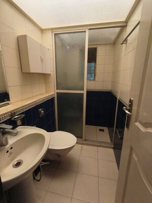 Team Area in 2 BHK Apartment at Satguru Shristi Apartment, Bandra West – for Rent