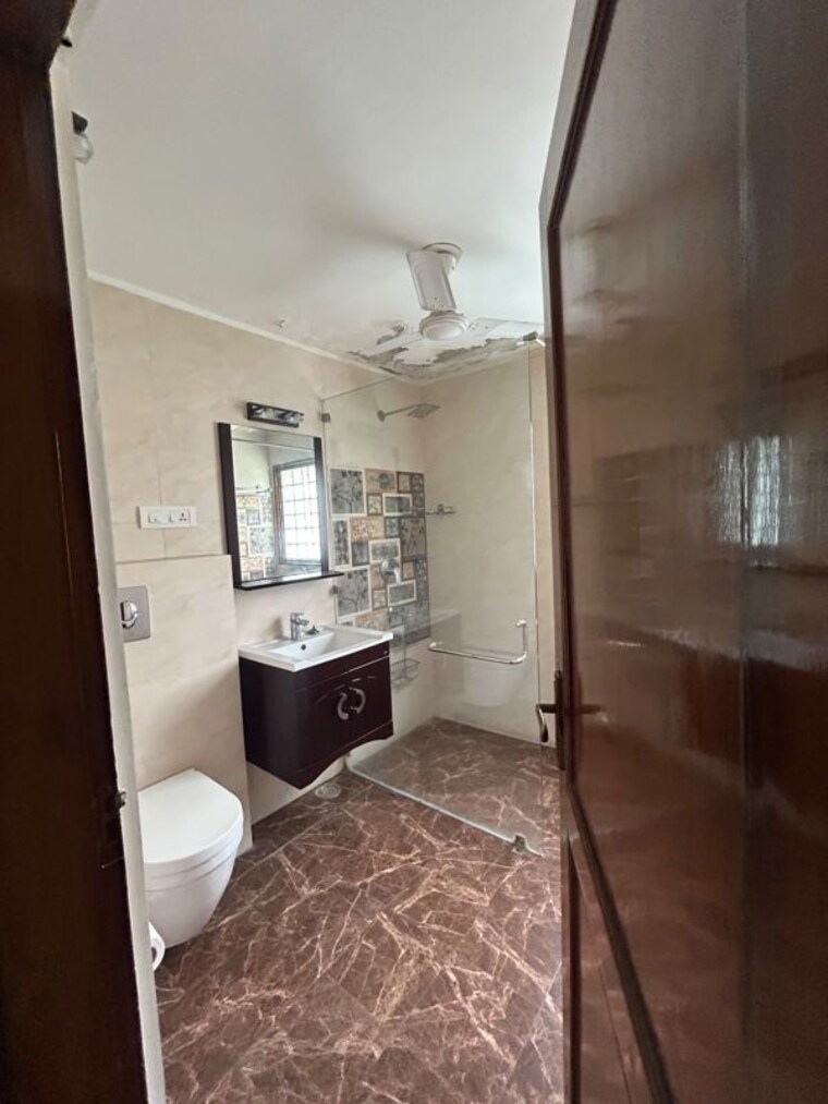 Bathroom, vasant kunj 4 Bedroom 3000 Sq.Ft. Villa In Vasant Kunj Delhi 10565184