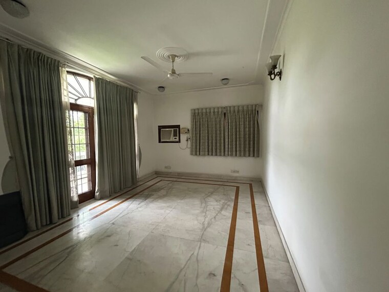 Room, vasant kunj 4 Bedroom 3000 Sq.Ft. Villa In Vasant Kunj Delhi 10565184