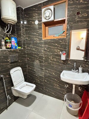 Team Area in 1 BHK Builder Floor at Saket – for Rent