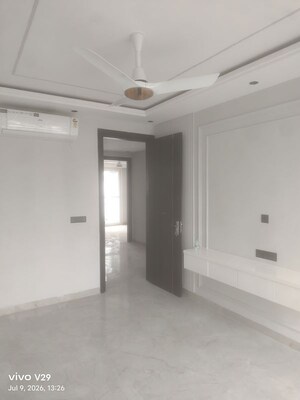Building Lobby in 3 BHK Apartment at Central Park II-Bellevue, Sector 48 – for Rent