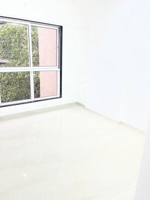 Room in 3 BHK Apartment at Infinity Paradise CHS, Goregaon West – for Rent
