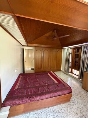 Bedroom in 2.5 BHK Apartment at Nirvan Apartment, Khar West – for Rent