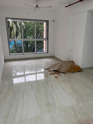 Room in 3 BHK Apartment at Infinity Paradise CHS, Goregaon West – for Rent
