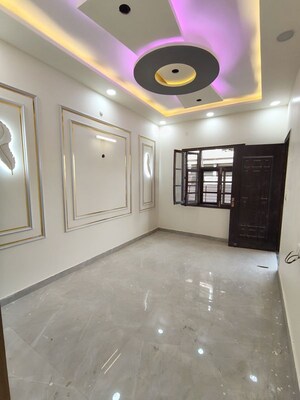 Room in 3 BHK Independent House at Jankipuram Extension – for Sale