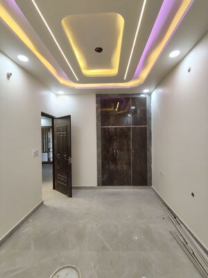 Room in 3 BHK Independent House at Jankipuram Extension – for Sale