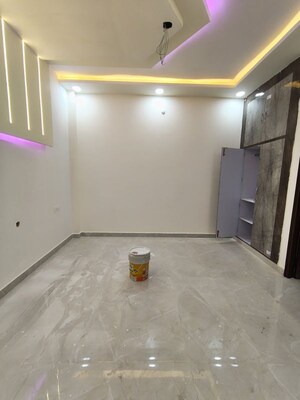Room in 3 BHK Independent House at Jankipuram Extension – for Sale