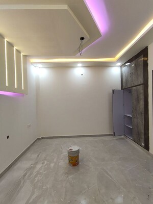 Room in 3 BHK Independent House at Jankipuram Extension – for Sale