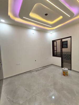Room in 3 BHK Independent House at Jankipuram Extension – for Sale
