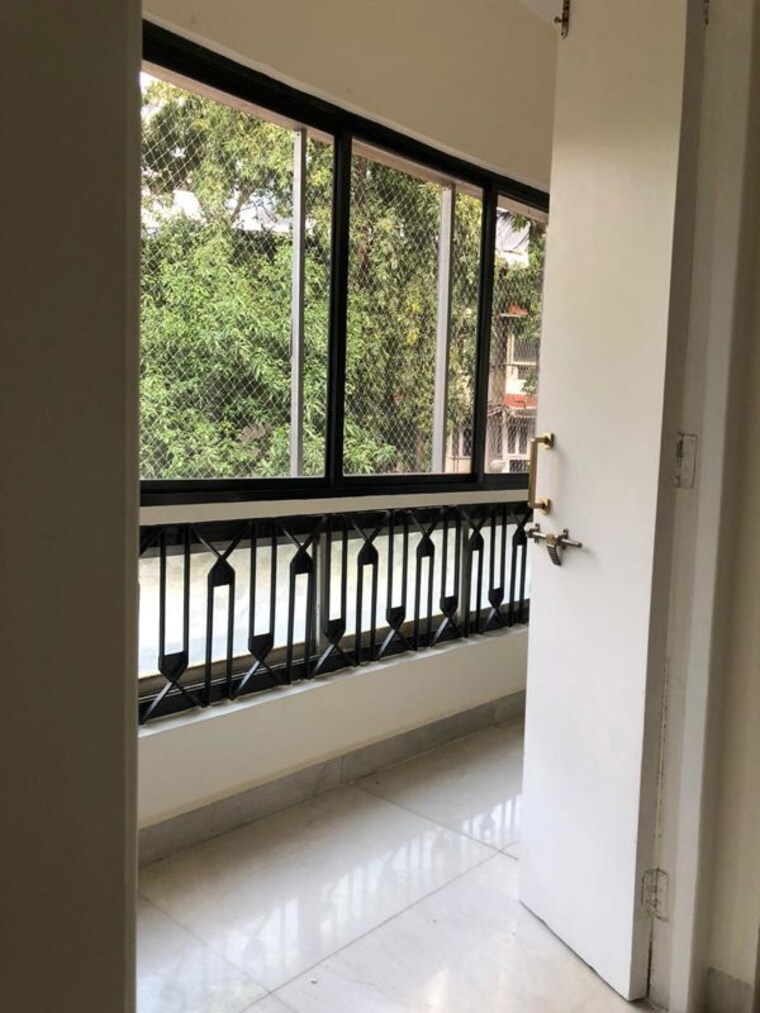Balcony, cosmopolitan-apsara-apartment 1 Bedroom 700 Sq.Ft. Apartment In Pali Hill Mumbai 10565237