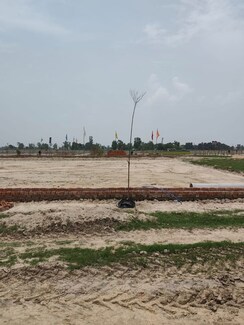 Plot For Sale in Sultanpur Road