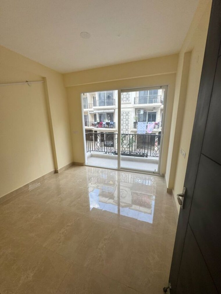 Room, rof-normanton-park 3 Bedroom 1600 Sq.Ft. Builder Floor In Sohna Sector 36 Gurgaon 10565251