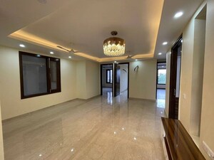 Room in 3 BHK Apartment at Paras Irene, Sector 70a – for Rent