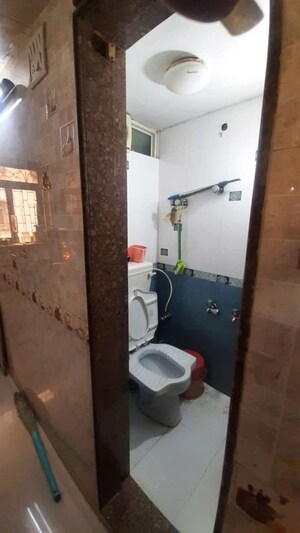 Bathroom in 1.5 BHK Apartment at Adarsh Nagar Society, Worli – for Rent