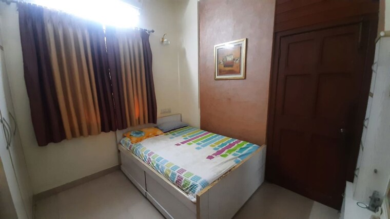 Bedroom, adarsh-nagar-society 1.5 Bedroom 450 Sq.Ft. Apartment In Worli Mumbai 10565297