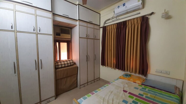 Bedroom, adarsh-nagar-society 1.5 Bedroom 450 Sq.Ft. Apartment In Worli Mumbai 10565297