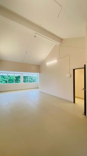 Room in 4 BHK Independent House at Juhu Pearl, Juhu – for Sale