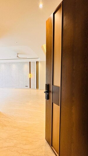 Room in 4 BHK Builder Floor at Sector 50 – for Sale