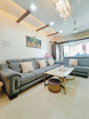 Living Room in 3 BHK Apartment at Sindhi Society, Chembur – for Sale