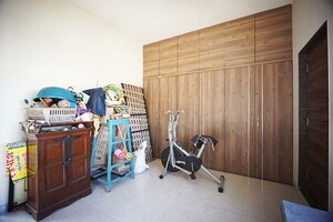 Parking in 4 BHK Independent House at Isanpur – for Sale