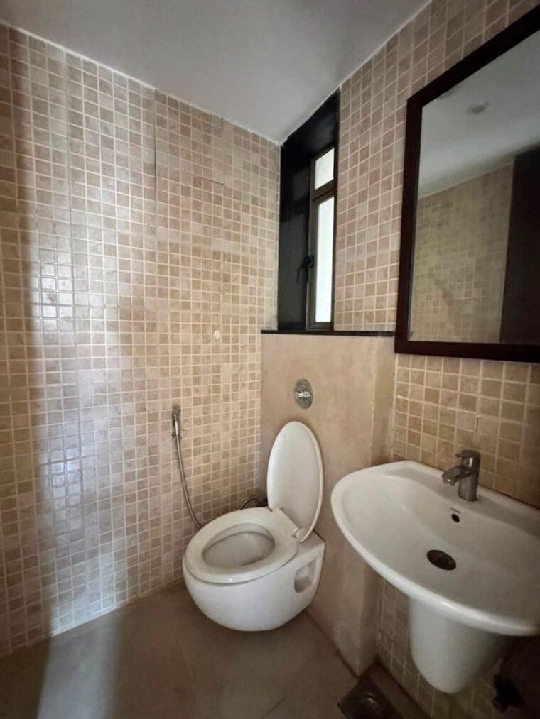 Bathroom, lodha-splendora 1 Bedroom 490 Sq.Ft. Apartment In Ghodbunder Road Thane 10565347