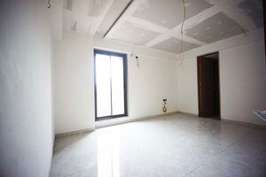 Room in 4 BHK Apartment at Vaishnodevi Circle – for Sale