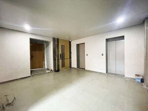 Room in 4 BHK Apartment at Vaishnodevi Circle – for Sale