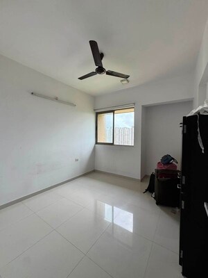 Room in 2 BHK Apartment at Lodha Splendora, Ghodbunder Road – for Rent