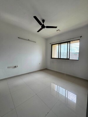 Room in 2 BHK Apartment at Lodha Splendora, Ghodbunder Road – for Rent