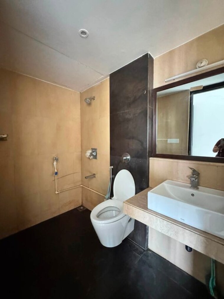 Bathroom, lodha-splendora 2 Bedroom 771 Sq.Ft. Apartment In Ghodbunder Road Thane 10565367